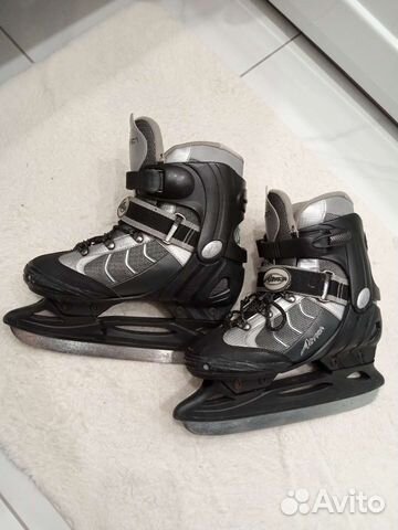 Коньки хоккейные