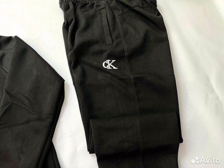 Спортивные костюмы Calvin Klein