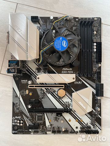 Материнская плата с процессором и памятью