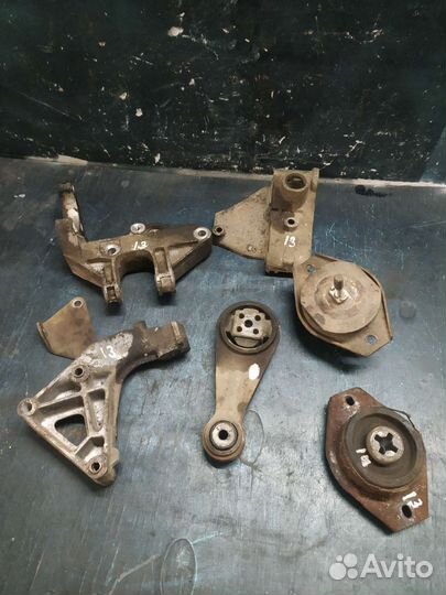 Кронштейны двигателя LADA Priora