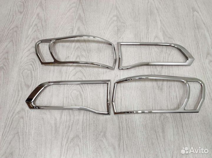 Окантовки задних фонарей хром Jeep grand Cherokee