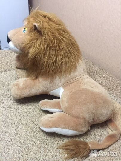 Большая мягкая игрушка. Лев