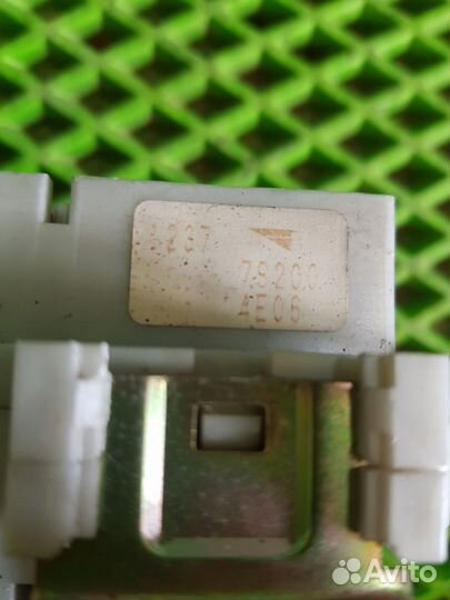 Блок предохранителей (в салон ) Infiniti QX56