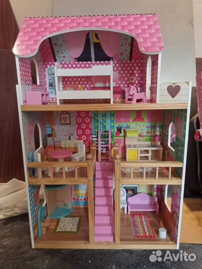 Кукольный домик с мебелью