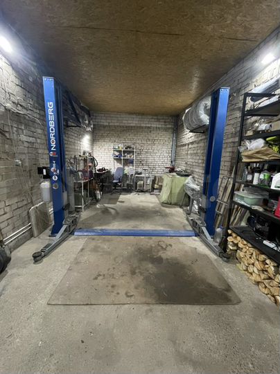 Гараж, > 30 м²