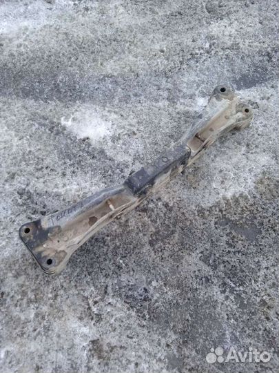 Задний подрамник Тойота Селика т18