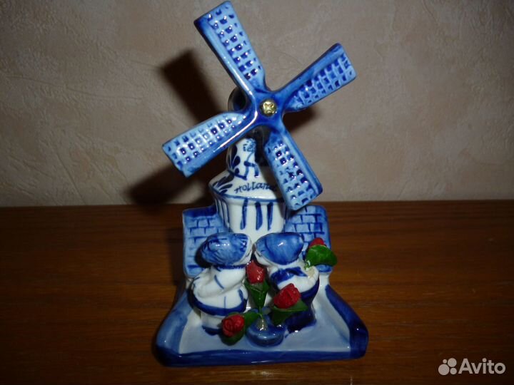 Фарфоровая статуэтка