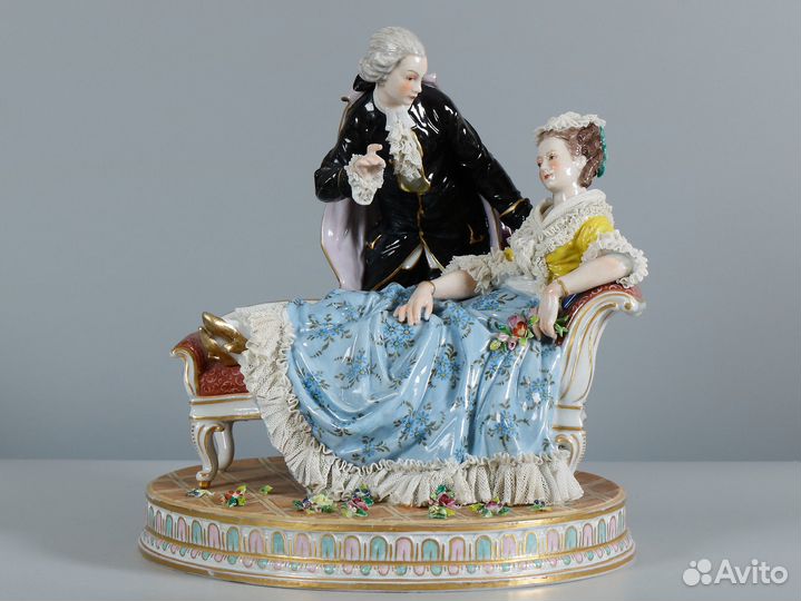 Старинная фарфоровая статуэтка. Германия