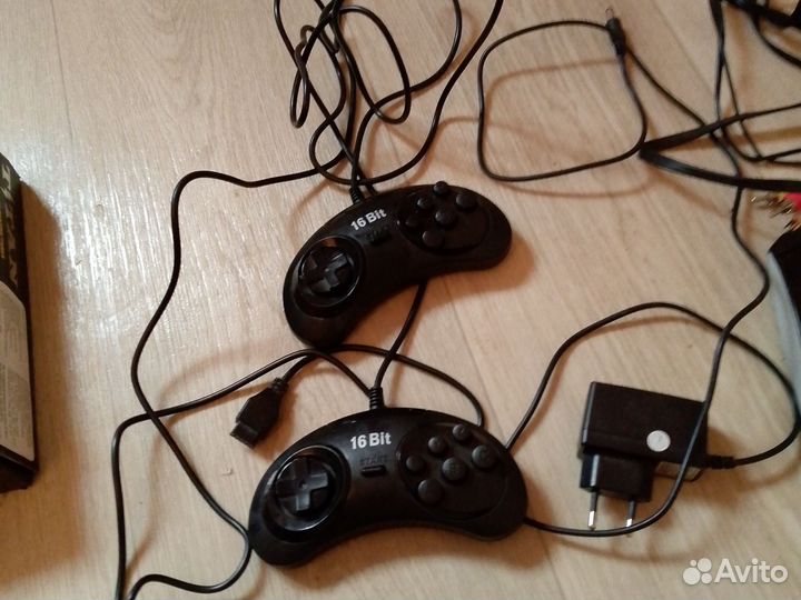 Игровая приставка Titan