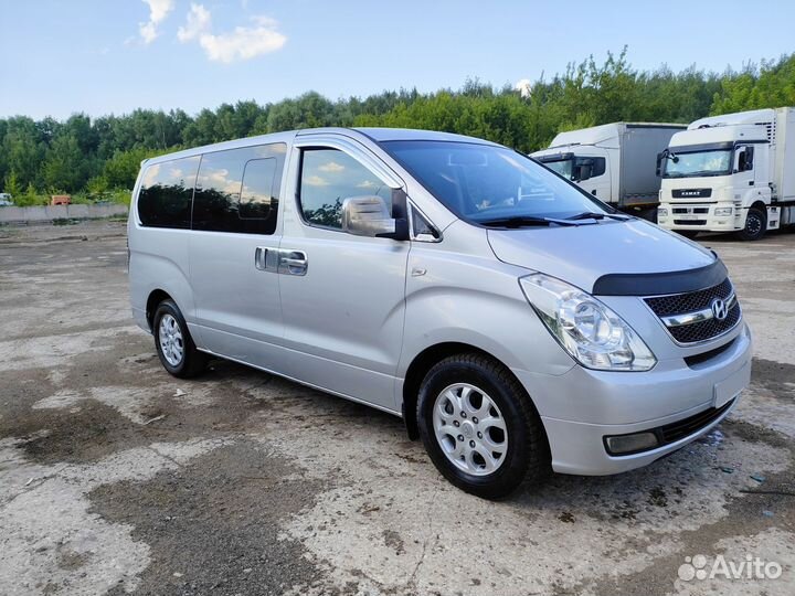 Hyundai Grand Starex 2.5 AT, 2010, 240 000 км