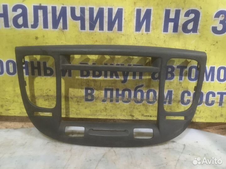 Рамка центральная в торпедо Kia Rio