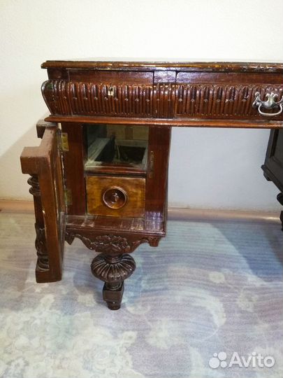 Стол старинный письменный