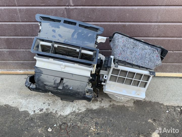 Mitsubishi Lancer 10 - Корпус печки