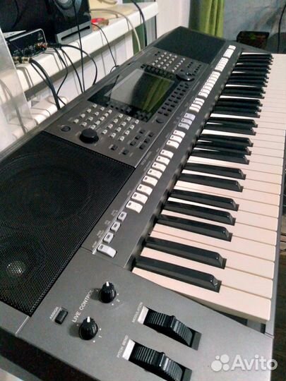 Синтезатор Yamaha PSR S770 и PSR S970