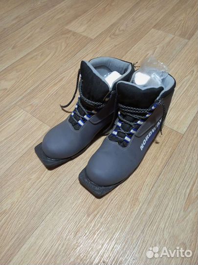 Лыжи и ботинки