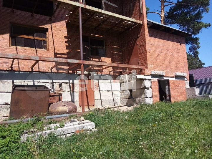 Коттедж 350 м² на участке 9,7 сот.