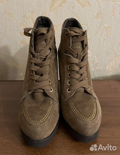 Ботинки женские