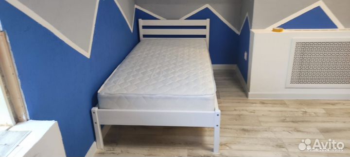 Односпальная Кровать из массива лиственницы