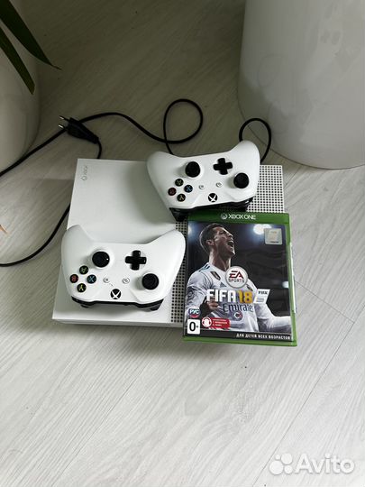 Xbox One S 500 gb