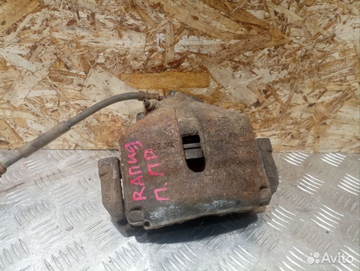 Суппорт передний правый Skoda Rapid I 2014