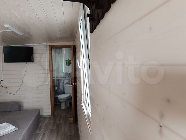 Дом 16 м² на участке 1 сот.