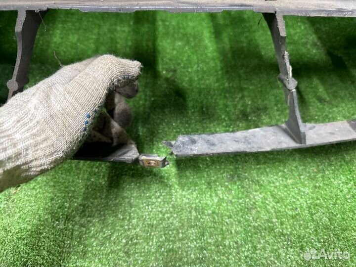 Телевизор передний Bmw 1-Series E87 118D N47D20C