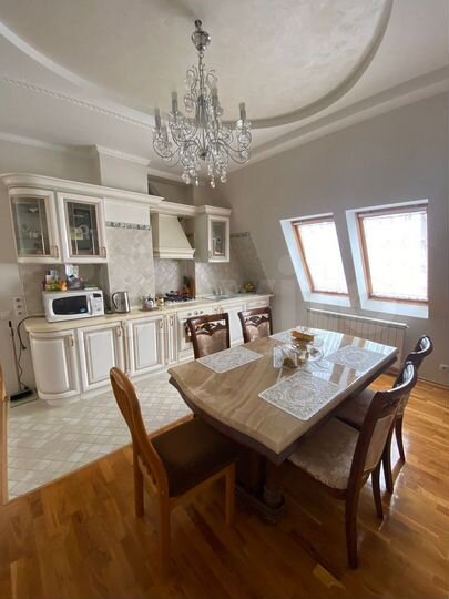 3-к. квартира, 140,2 м², 6/9 эт.