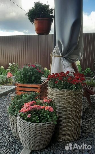 Кашпо из искусственного ротанга