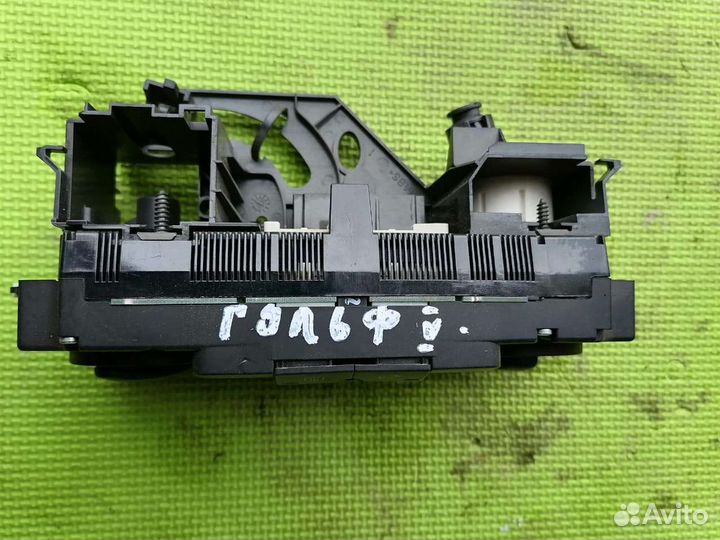 Блок управления печкой Фольксваген Гольф 5 плюс