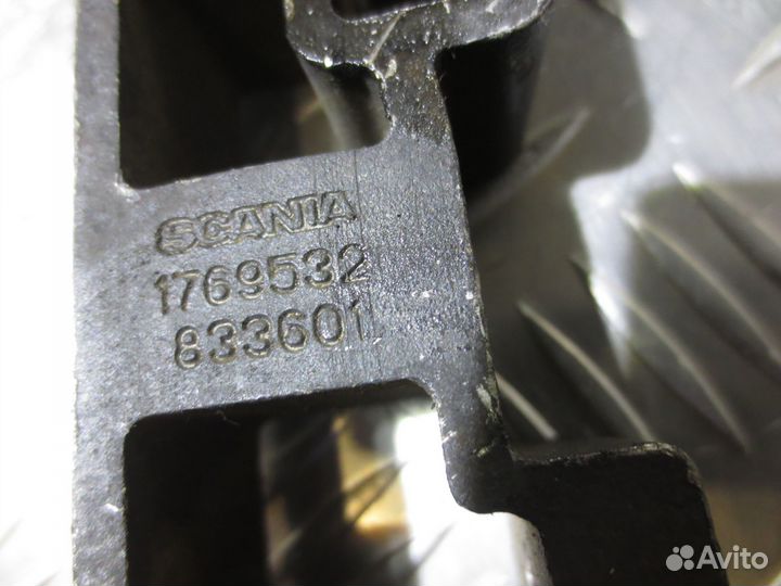 Кронштейн системы охлаждения Scania 1769532