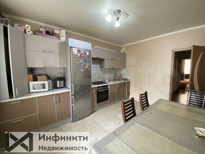 2-к. квартира, 64 м², 1/10 эт.