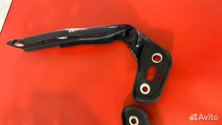 Петли капота комплект Audi A6 C6 AUK 3.2 2008