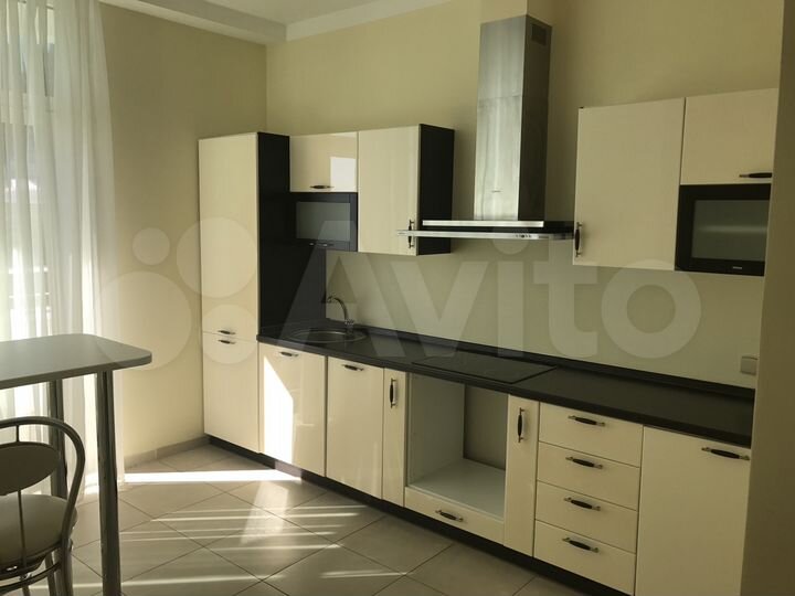 2-к. квартира, 90 м², 3/19 эт.