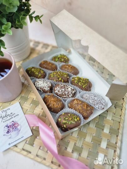 Королевские финики с орехами покрытые шоколадом