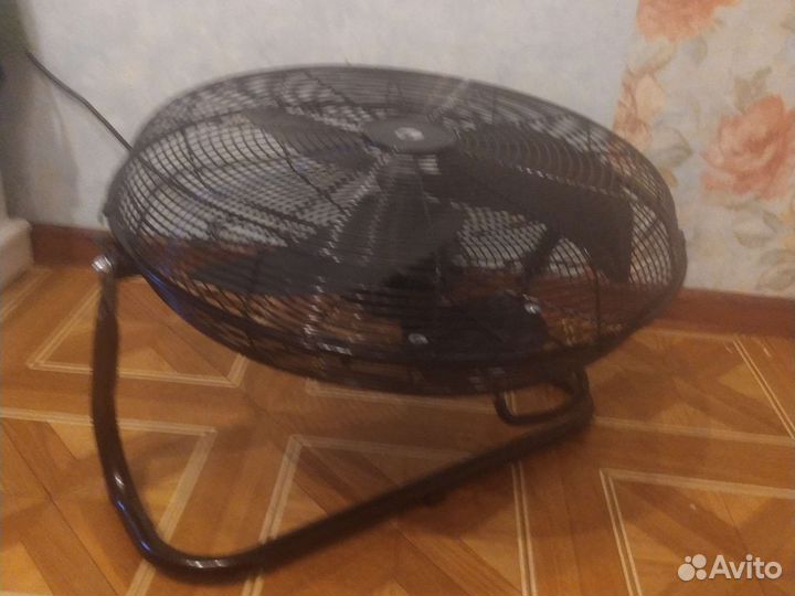 Вентилятор напольный чёрный