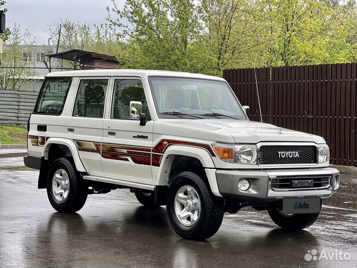 Toyota Land Cruiser 4.0 МТ, 2022, 30 км
