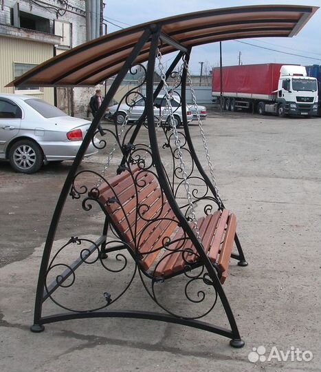 Садовые качели новые