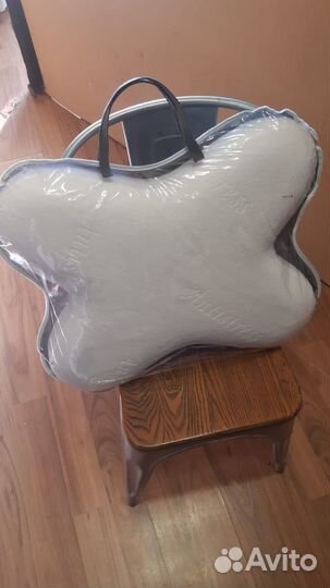 Две ортопедические подушки и одна для беременных