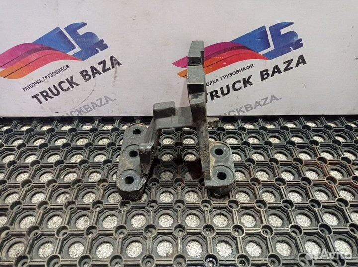 Кронштейн двигателя передний Daf XF105