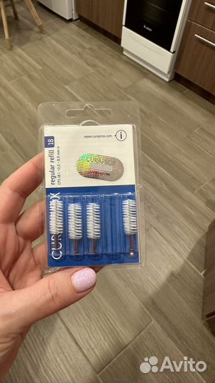 Ершик плюс держатель Curaprox + подарочек воск )