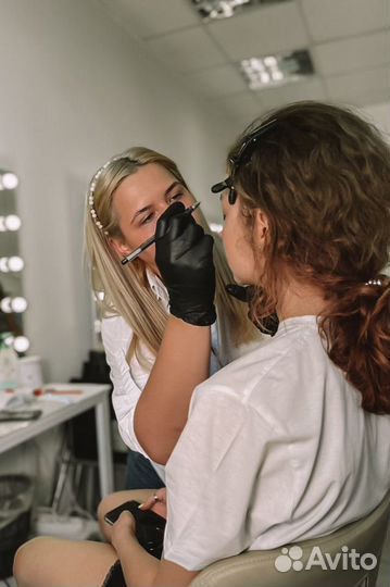 Перманентный макияж бровей