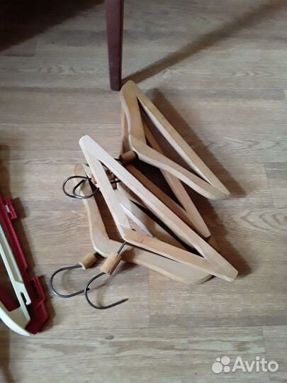 Вешалки плечики б/у