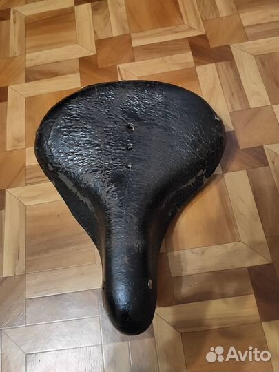 Седло велосипедное кожаное пружинное СССР