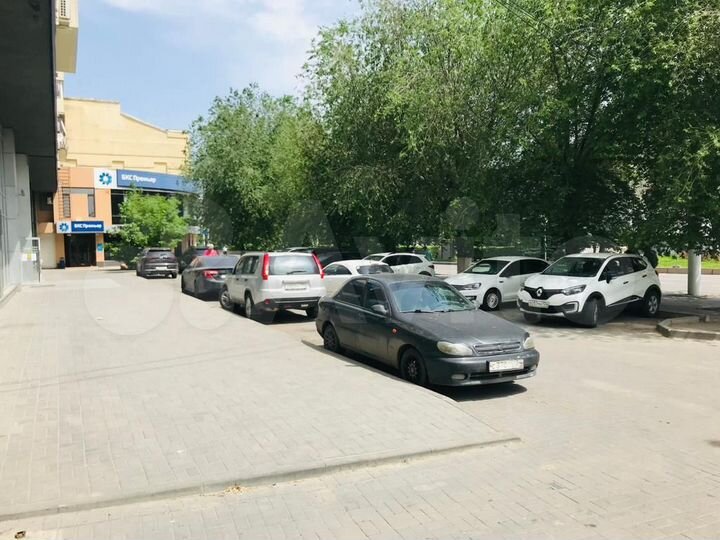 Помещение в Центре с парковкой и витриной, 500 м²