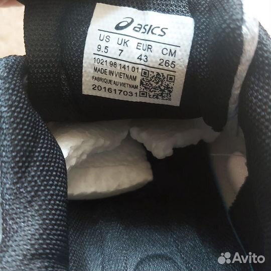 Кроссовки asics