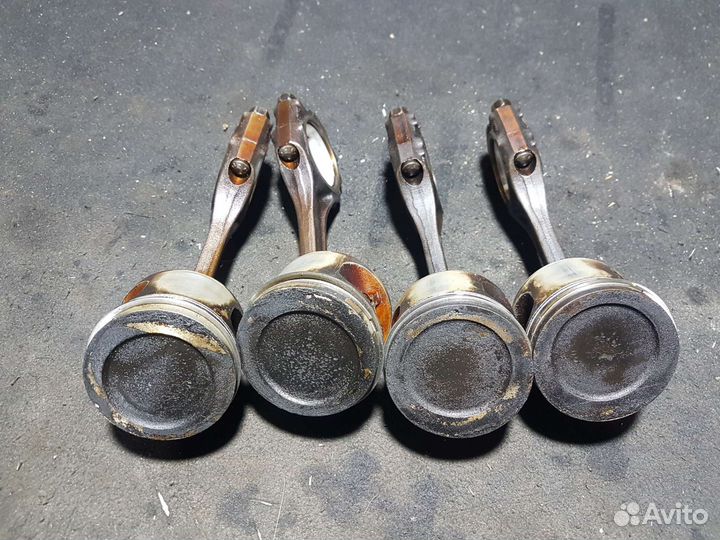 Поршень шатун Volkswagen passat b3 1.6 1F