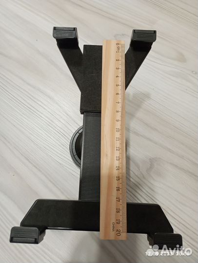 Держатель планшета в авто