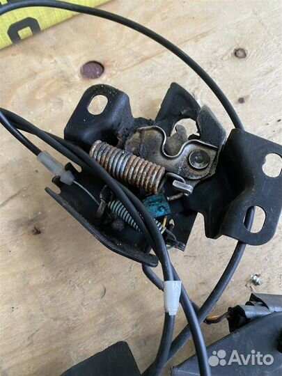 Трос открывания капота Honda Stream (rn6) 2006-20