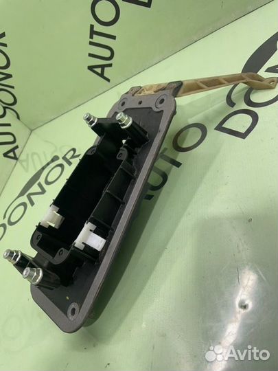 Крепление селектора АКПП Volkswagen Touareg 7P