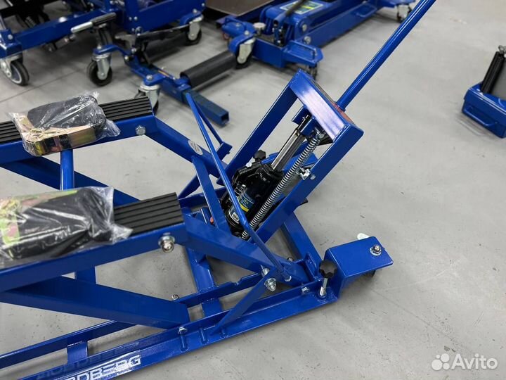 Подкатной мотодомкрат